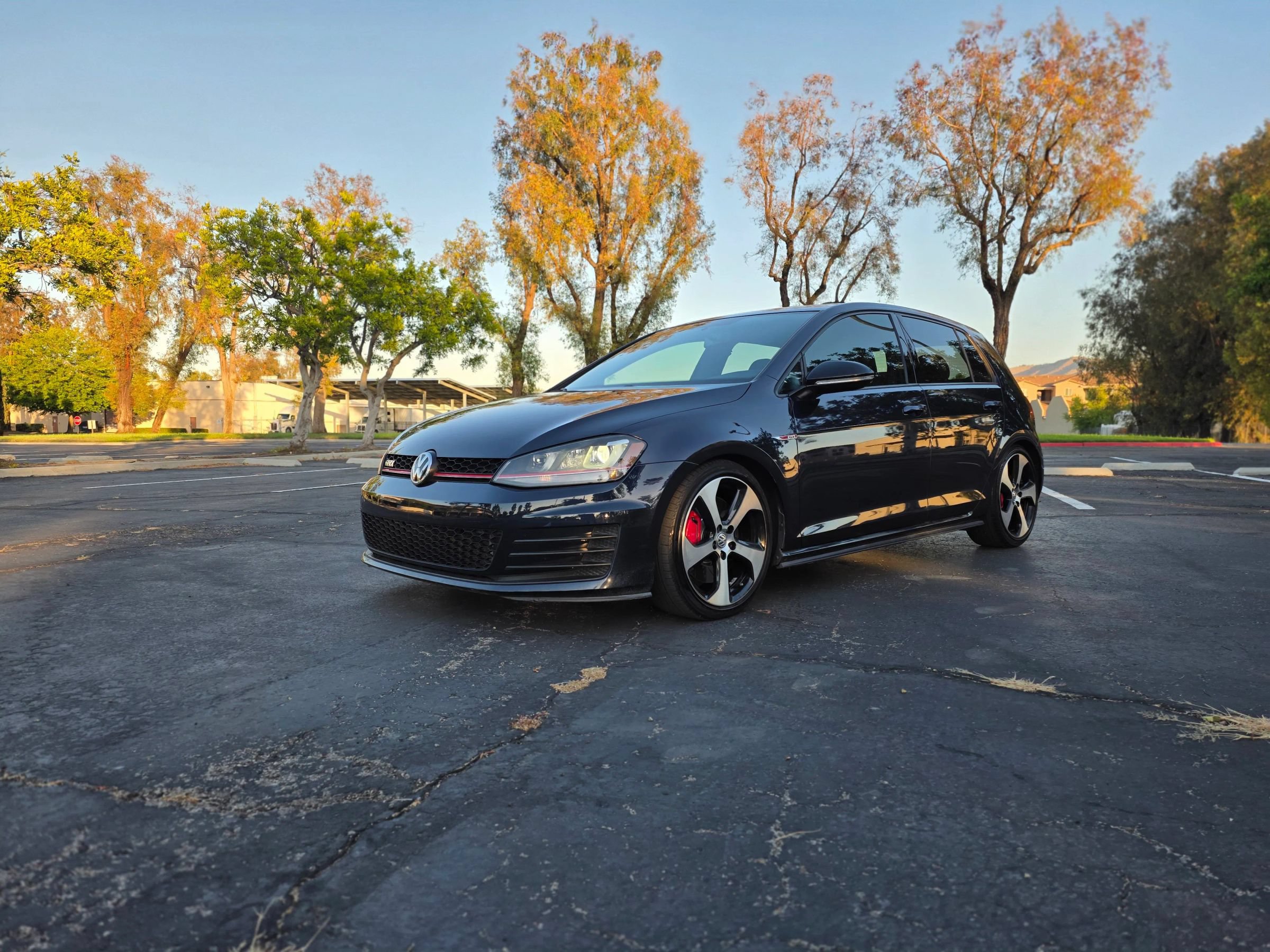 Used 2017 Volkswagen GTI Sport FWD image 8