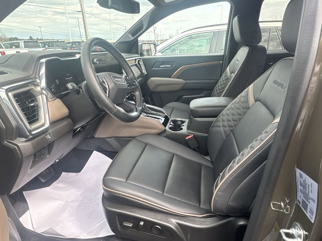 Used 2024 GMC Canyon Denali image 17