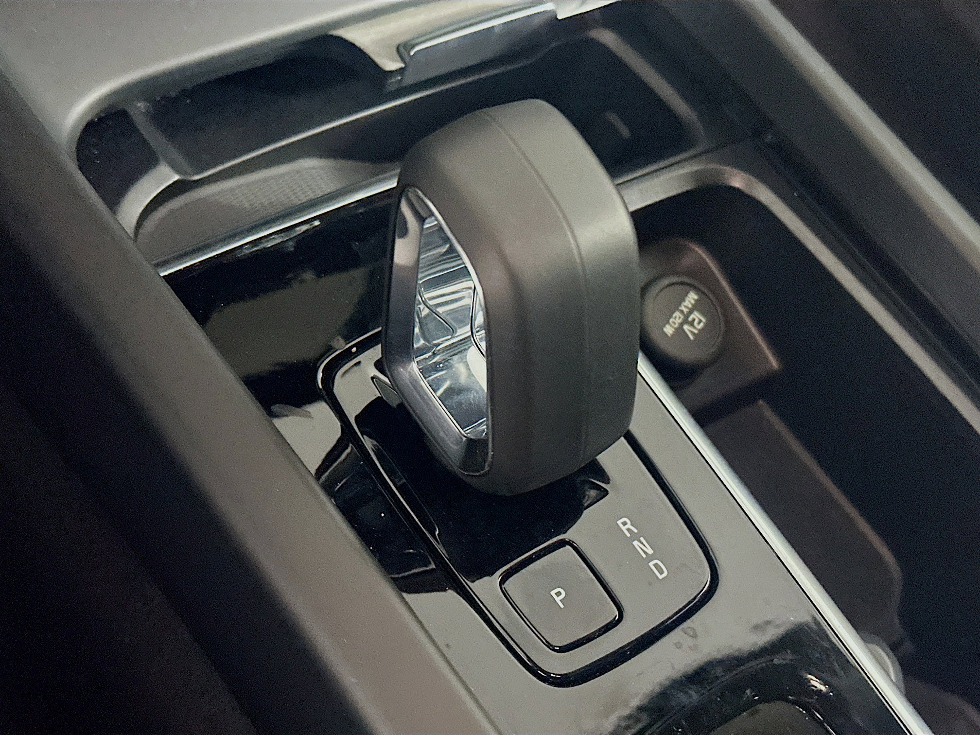 Used 2025 Volvo XC60 B5 Plus image 24