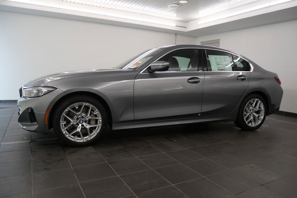 Used 2025 BMW 330i Sedan w/ Premium Package image 2