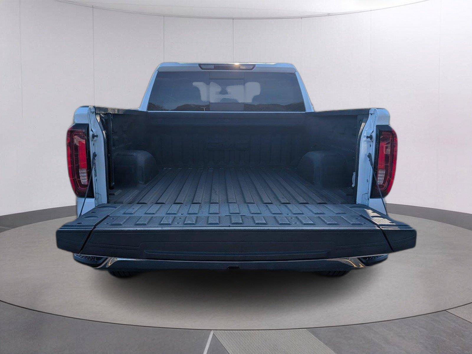 Used 2022 GMC Sierra 1500 SLT AWD/4WD image 5