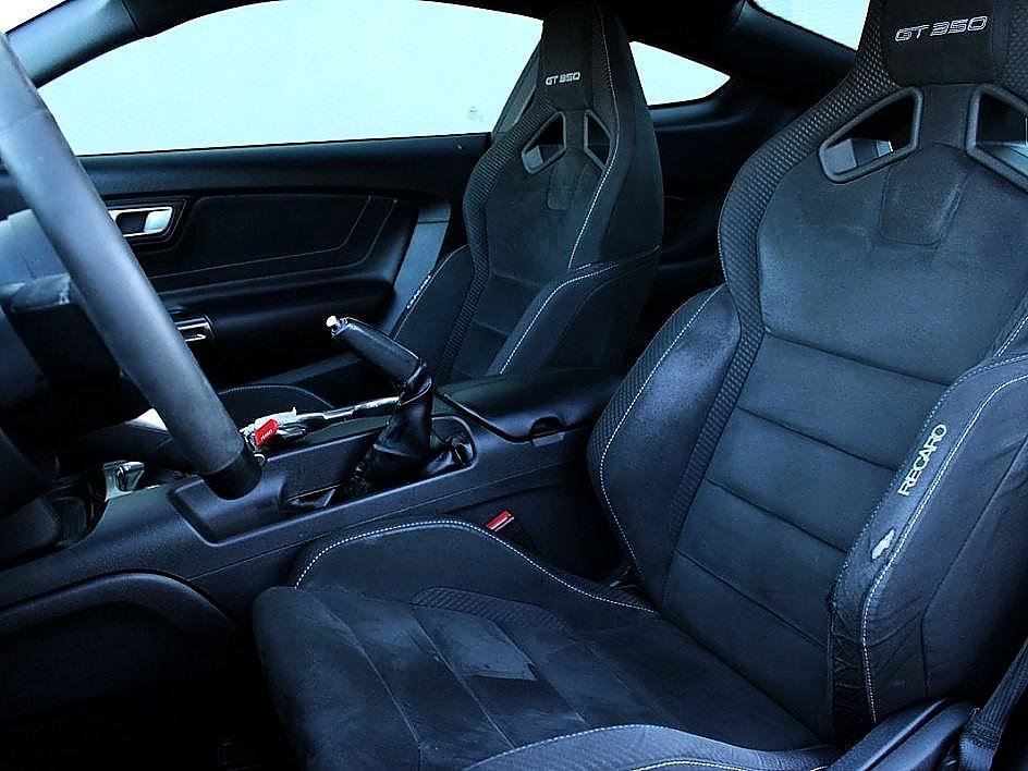 Used 2016 Ford Mustang Shelby GT350 w/ Track Package RWD image 15