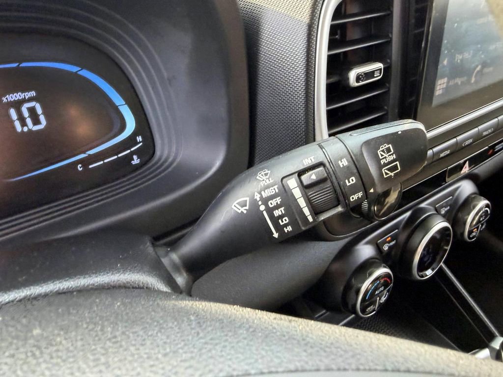 Certified 2023 Hyundai Venue SEL w/ Cargo Package image 30