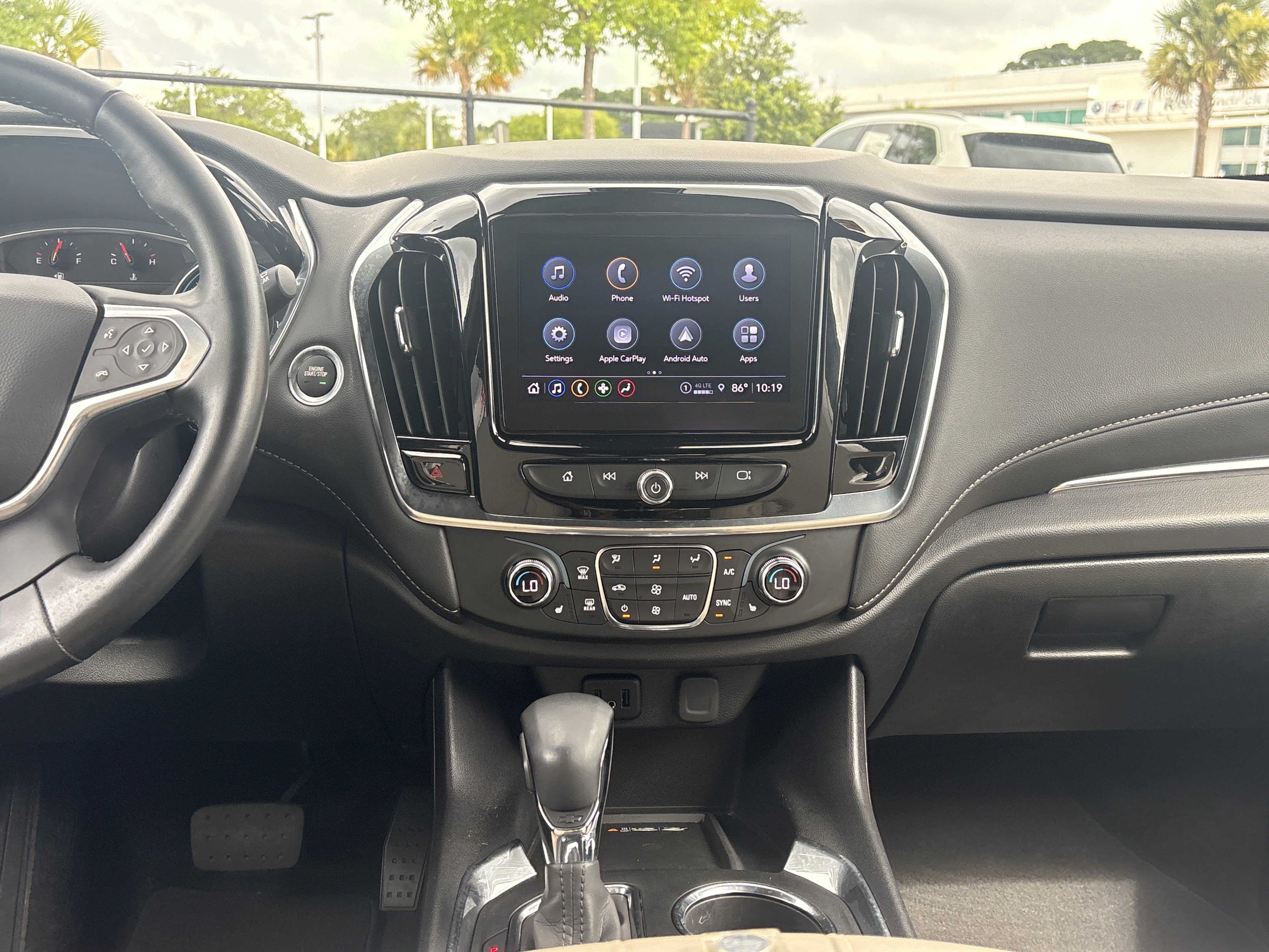 Used 2023 Chevrolet Traverse LT FWD image 28