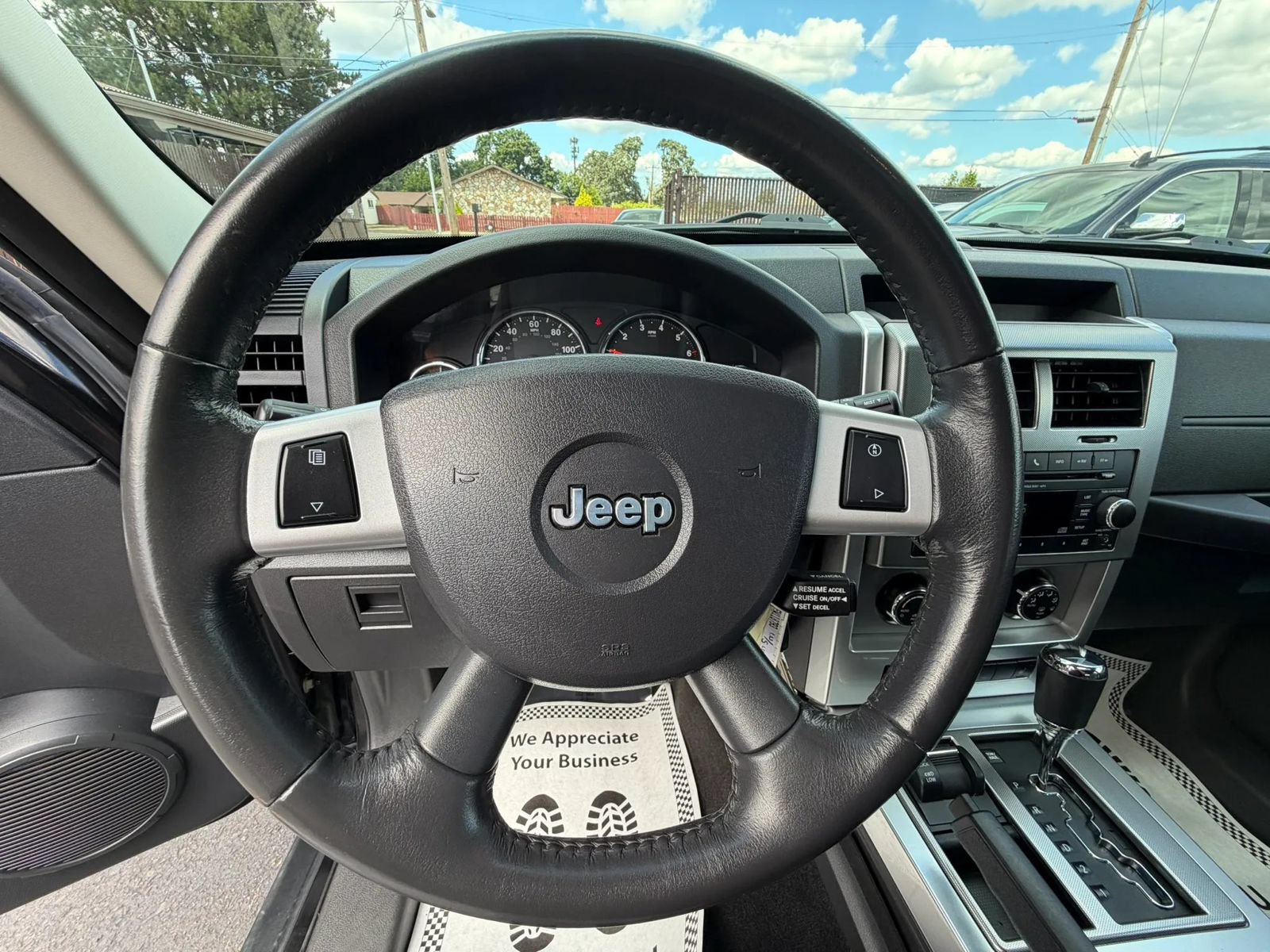 Used 2010 Jeep Liberty Limited w/ Tire & Wheel Group AWD/4WD image 20