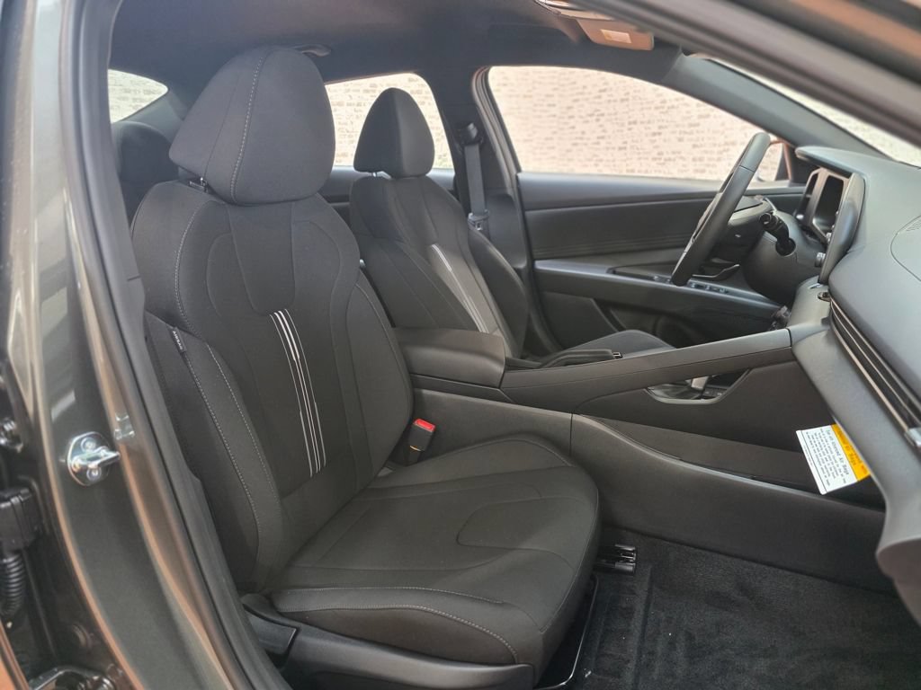 New 2026 Hyundai Elantra SEL Sport Premium FWD image 9