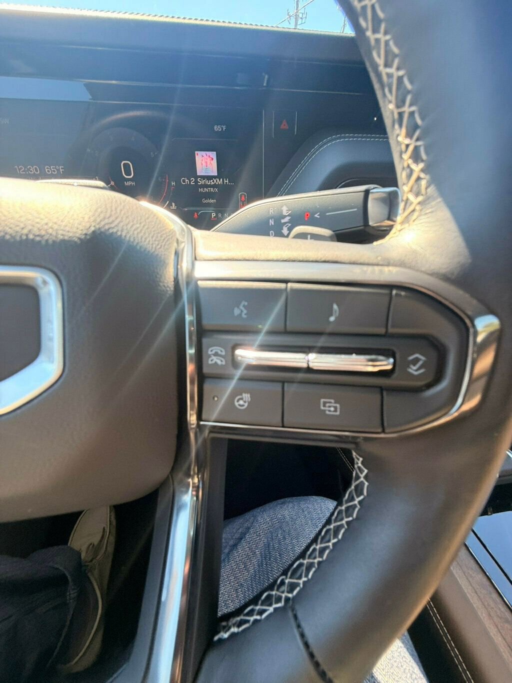 Used 2025 GMC Yukon XL Denali Ultimate image 30