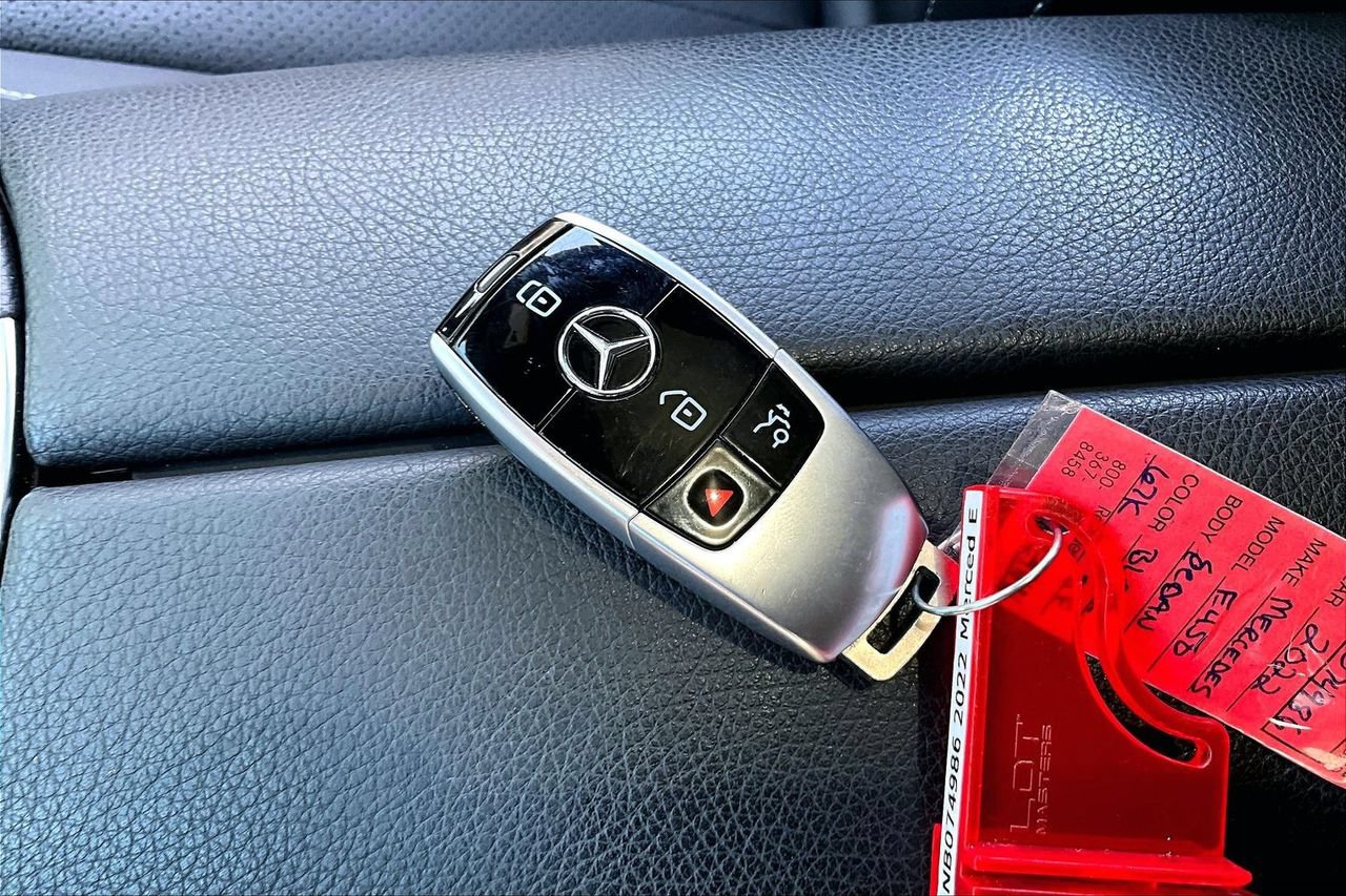 Used 2022 Mercedes-Benz E 450 4MATIC Sedan image 36