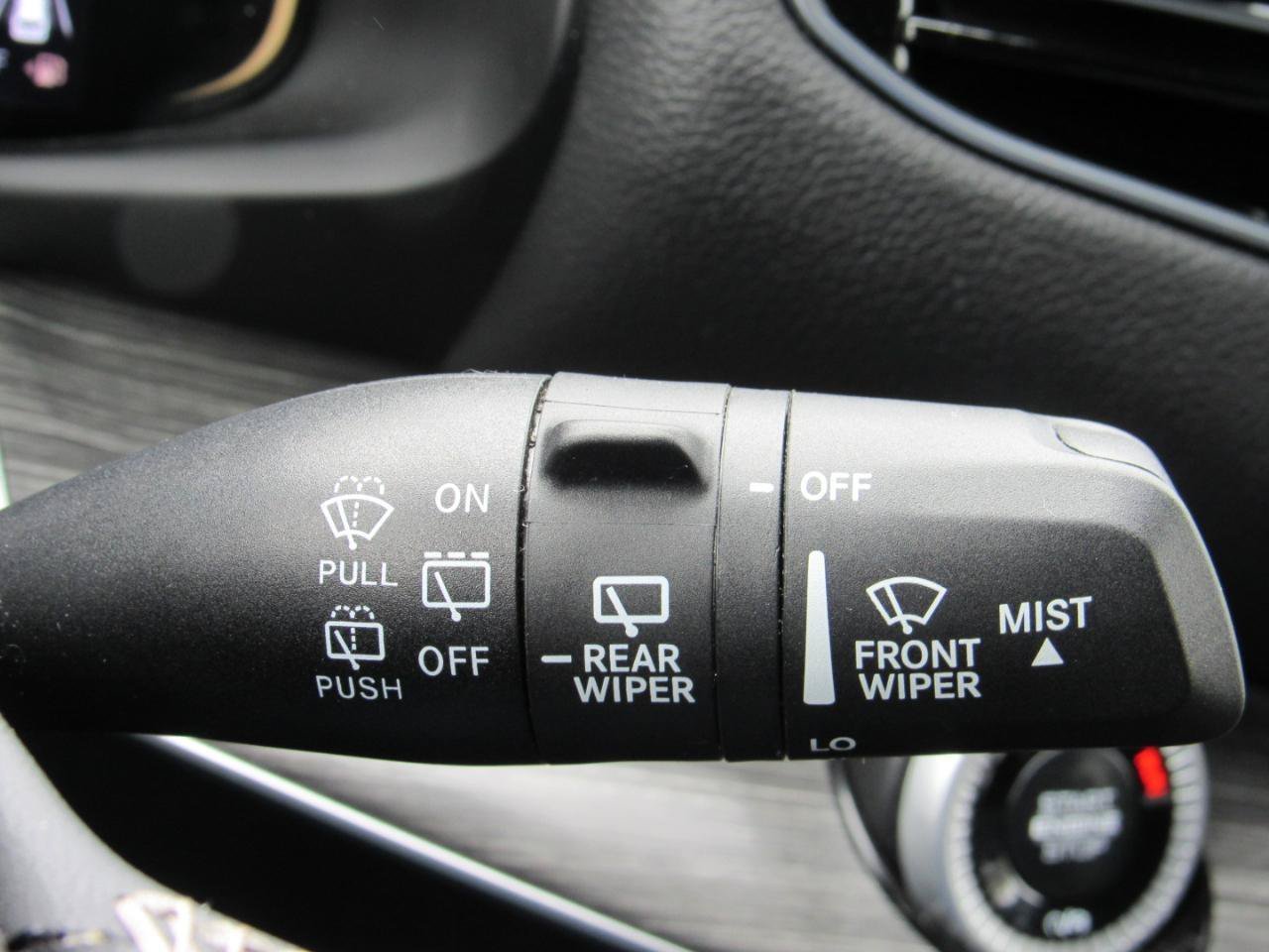 Used 2024 Jeep Wagoneer Series III AWD/4WD image 25