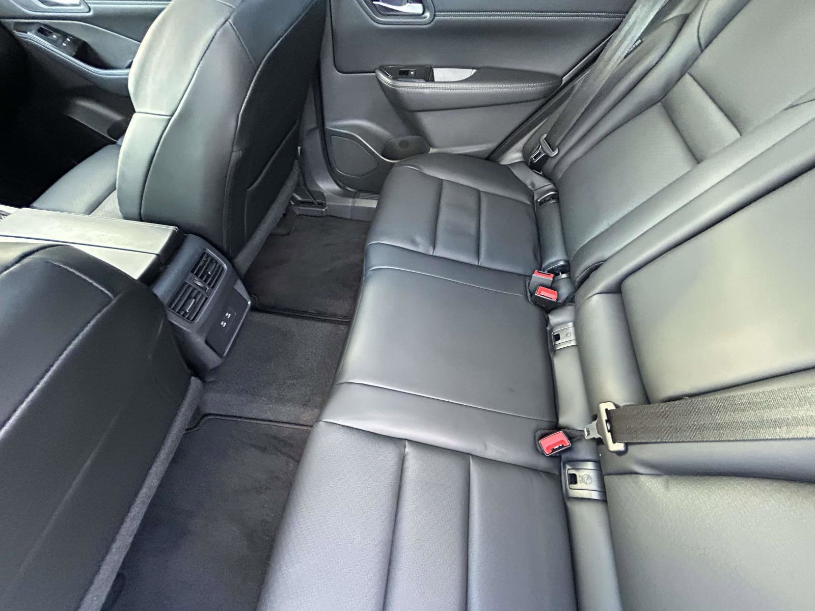 Used 2024 Nissan Rogue SV w/ SV Premium Package image 12