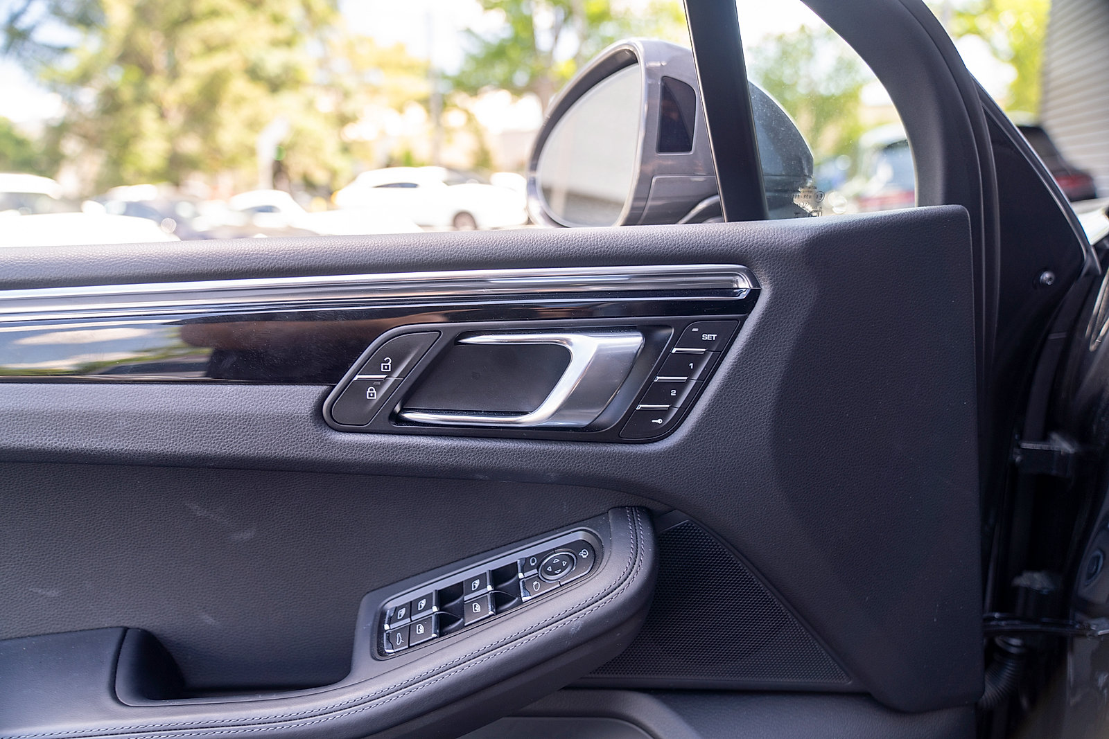 Certified 2026 Porsche Macan Turbo AWD/4WD image 18