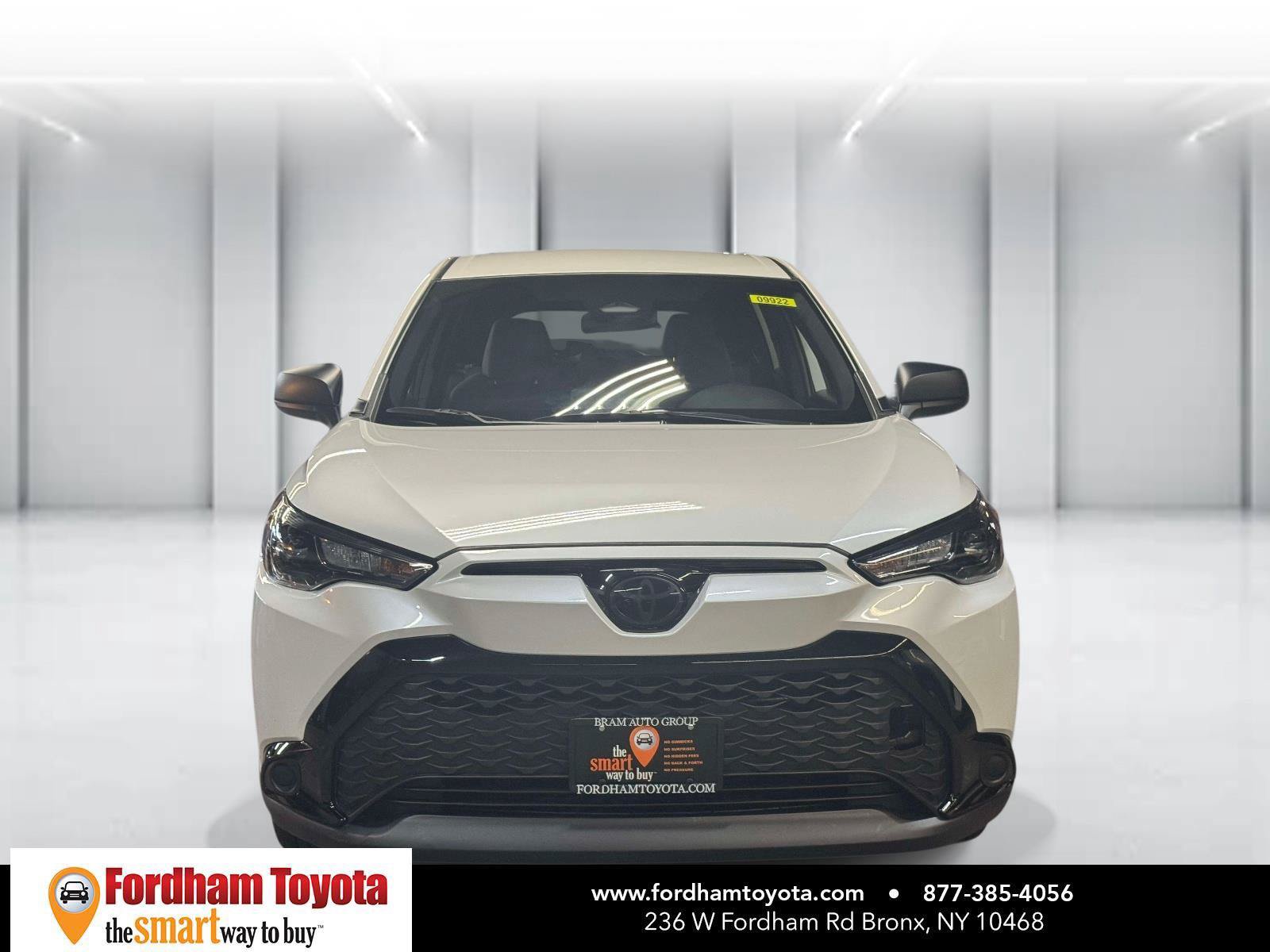 Used 2024 Toyota Corolla Cross AWD Hybrid image 2