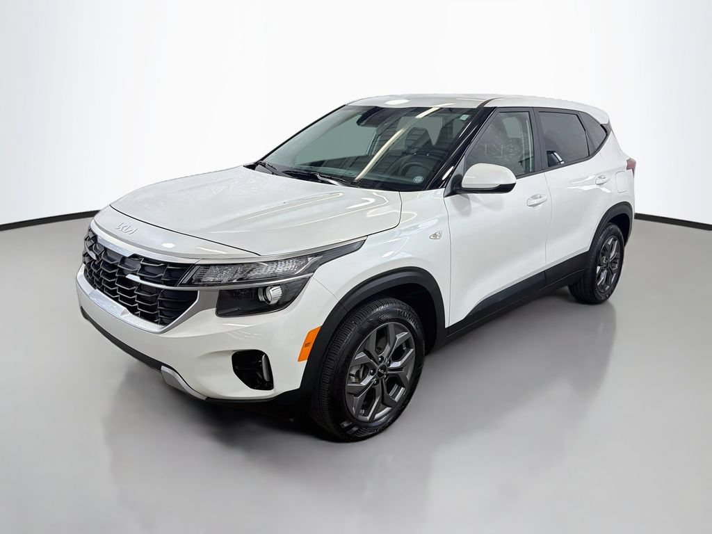 Used 2024 Kia Seltos LX AWD/4WD image 5