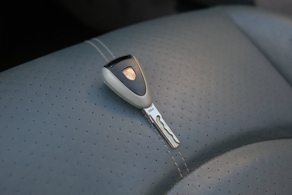 Used 2006 Porsche 911 Carrera RWD image 9
