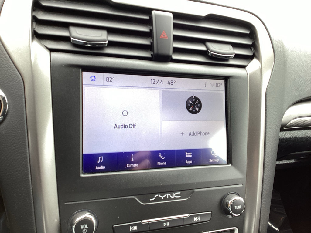 Used 2020 Ford Fusion SE image 27