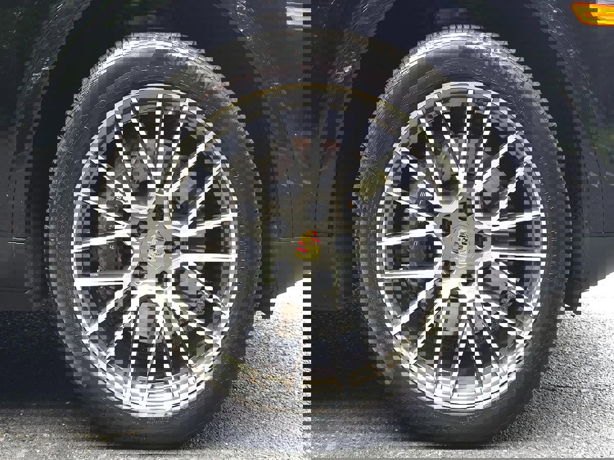 Used 2023 Porsche Cayenne Platinum Edition image 68