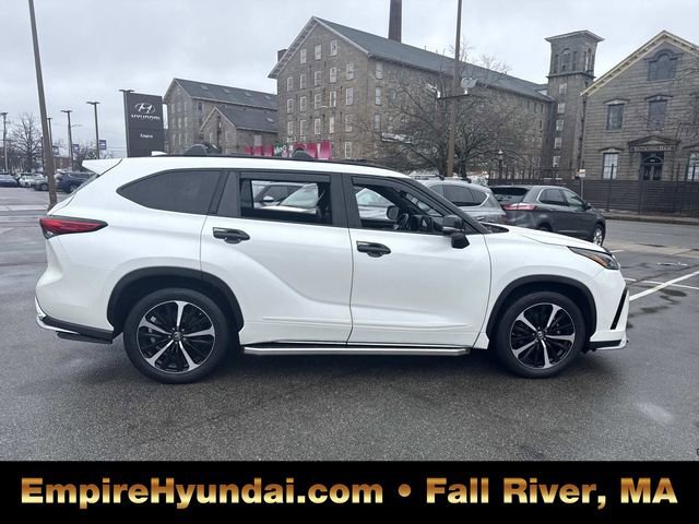 Used 2021 Toyota Highlander XSE image 10