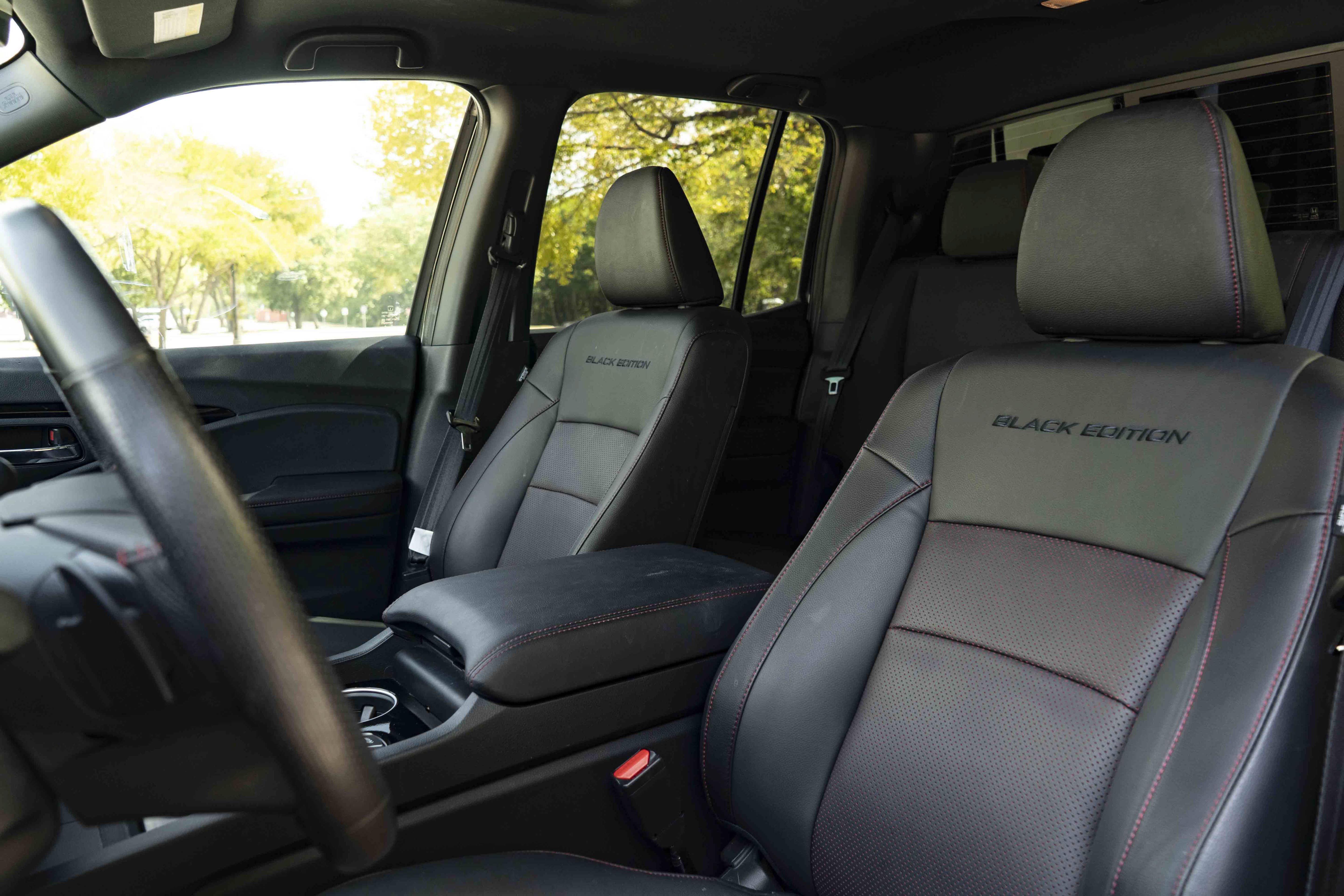 Used 2025 Honda Ridgeline Black Edition image 17