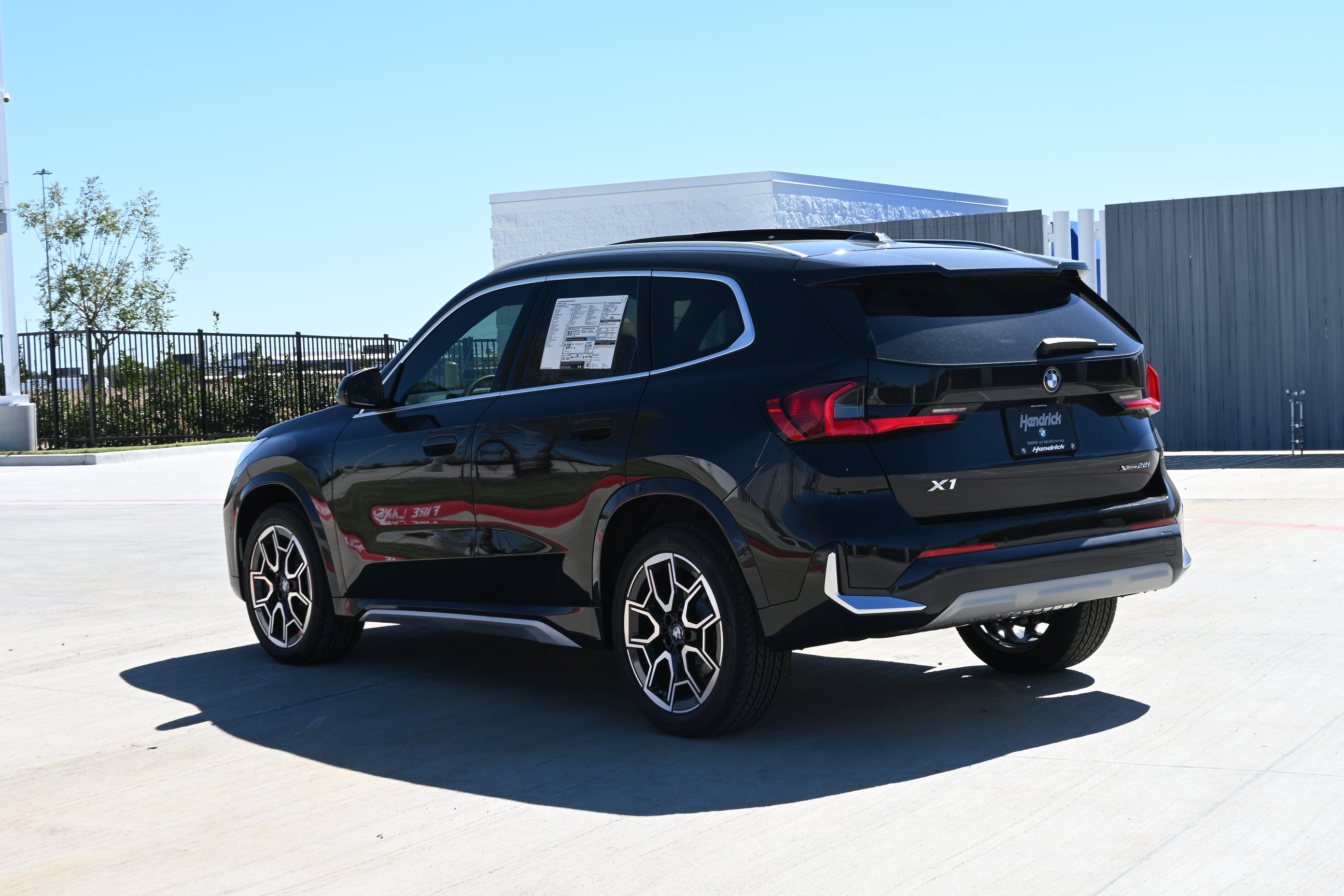 New 2027 BMW X1 xDrive28i AWD/4WD image 6