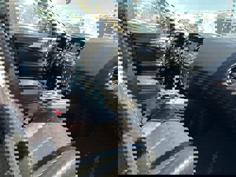 Used 2018 Nissan Pathfinder SL image 12