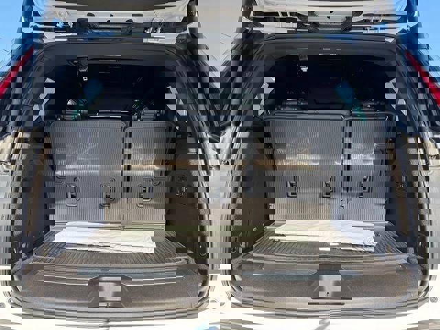 Certified 2023 Cadillac Escalade Premium Luxury w/ LPO, Radiant Package image 35