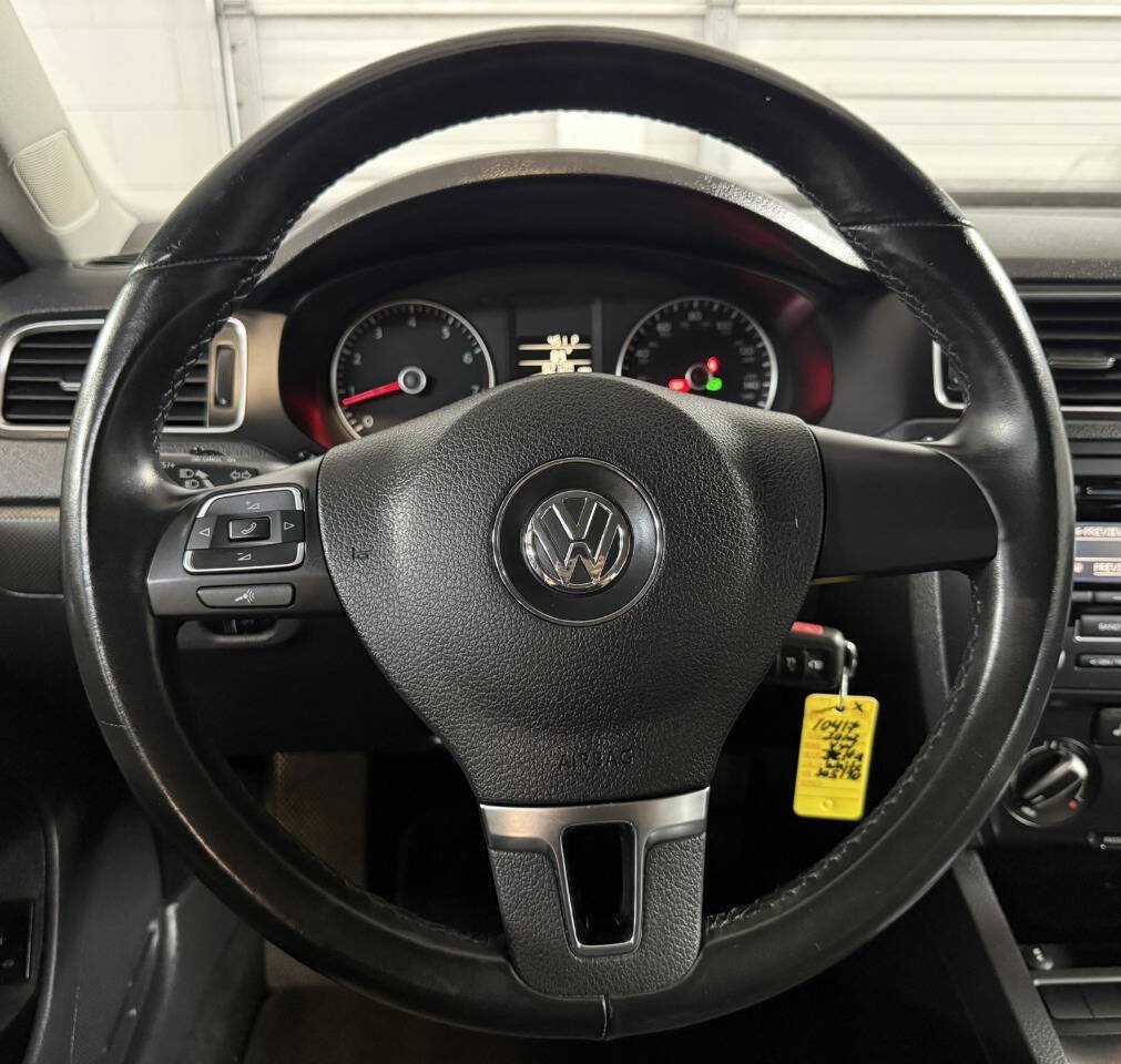 Used 2012 Volkswagen Jetta SE FWD image 12