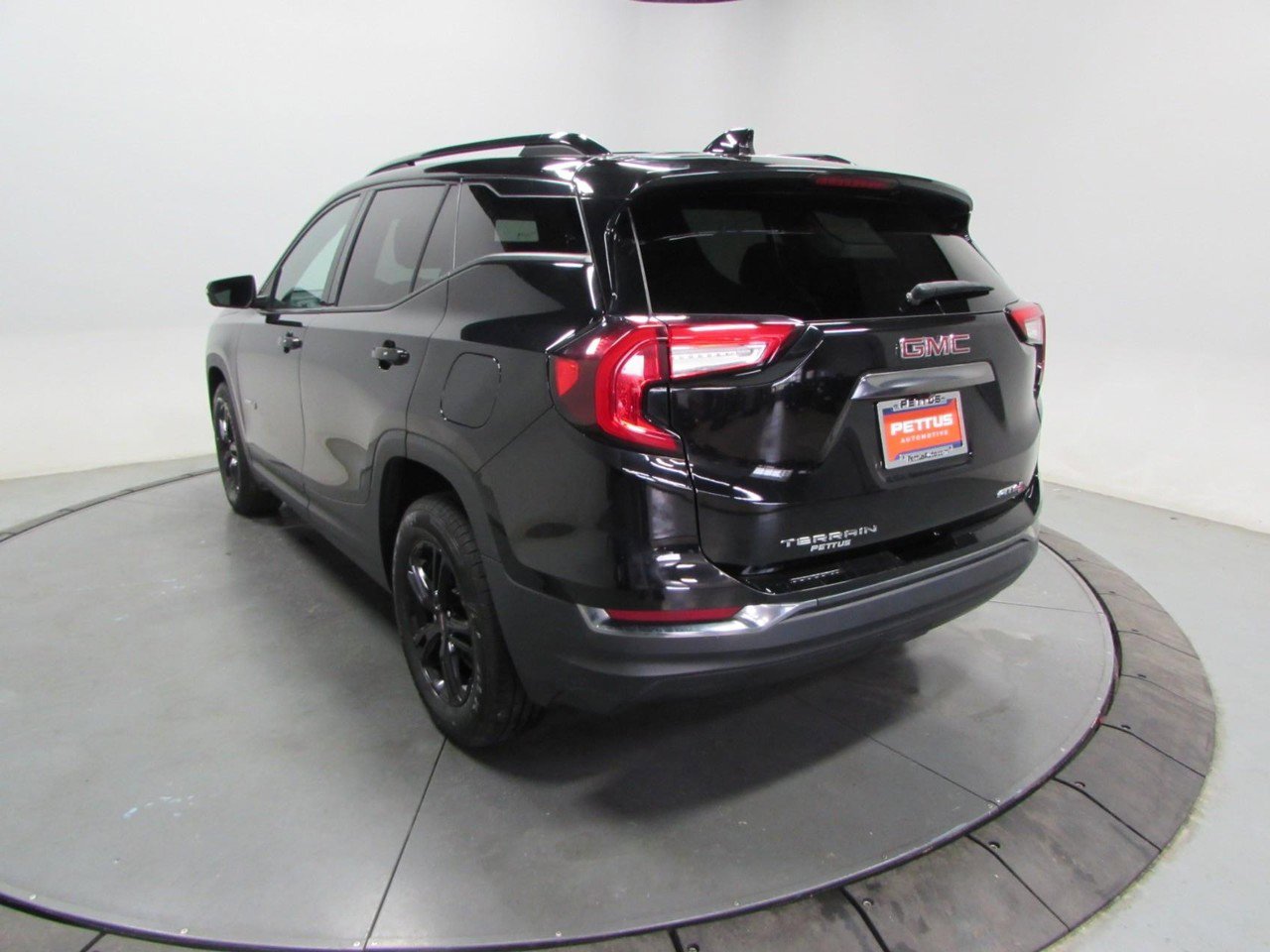 Used 2022 GMC Terrain AT4 image 5