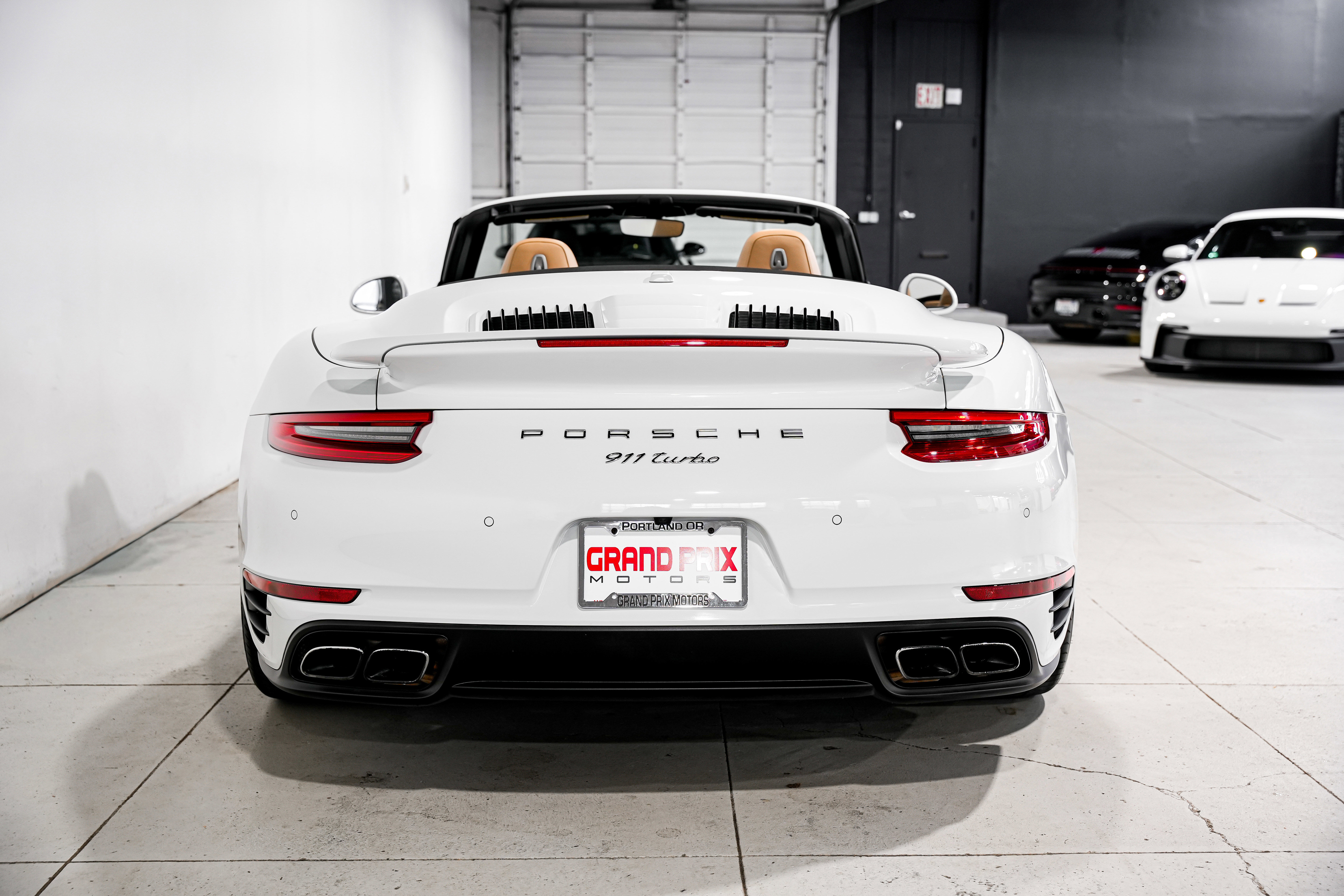 Used 2018 Porsche 911 Turbo image 4