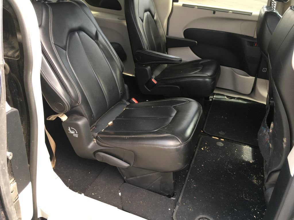 Used 2020 Chrysler Voyager Lxi FWD image 8