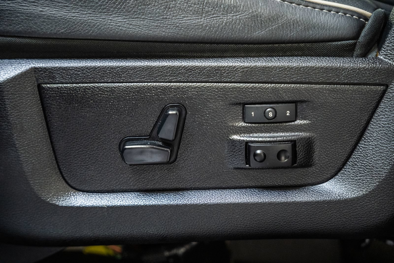 Used 2015 RAM 1500 Limited AWD/4WD image 42