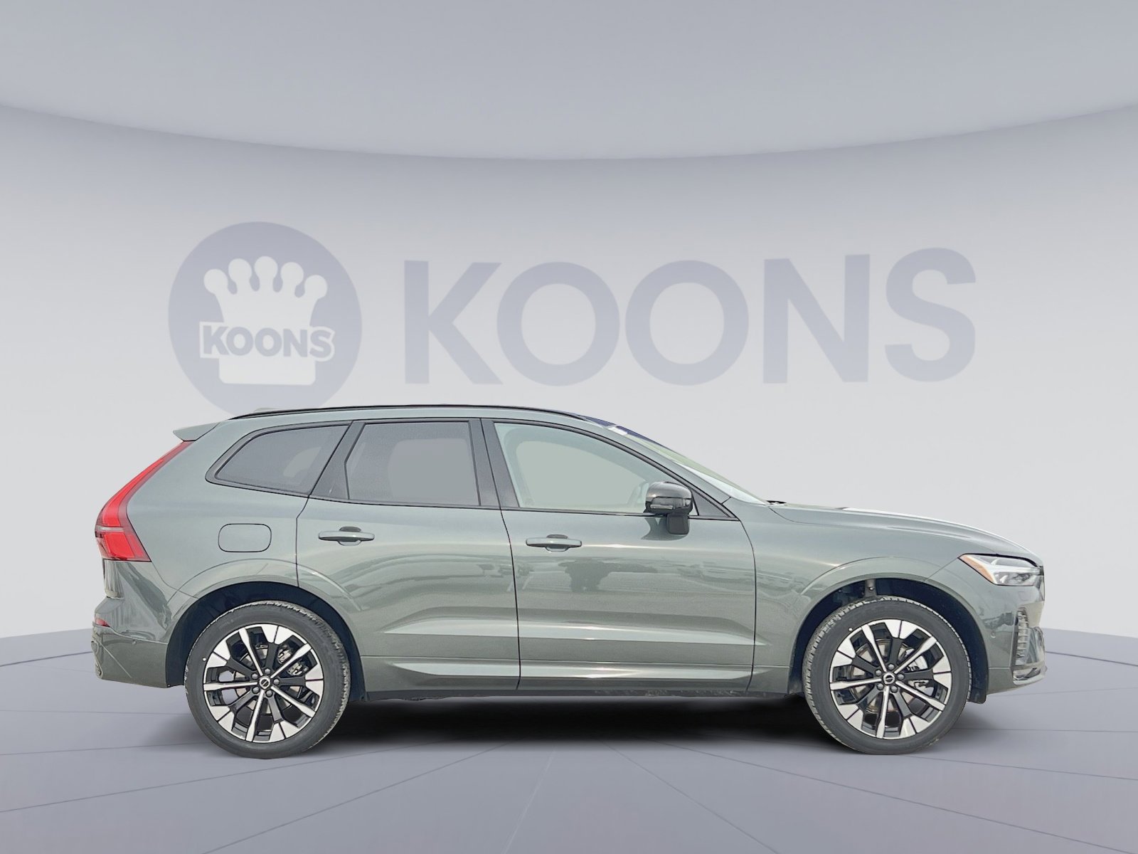 New 2026 Volvo XC60 B5 Plus w/ Climate Package AWD/4WD image 8
