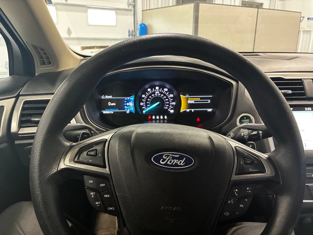 Used 2018 Ford Fusion SE w/ Fusion SE Technology Package FWD image 17