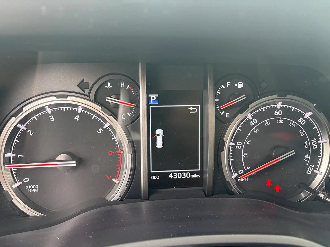 Used 2021 Toyota 4Runner Venture w/ Moonroof Package AWD/4WD image 35