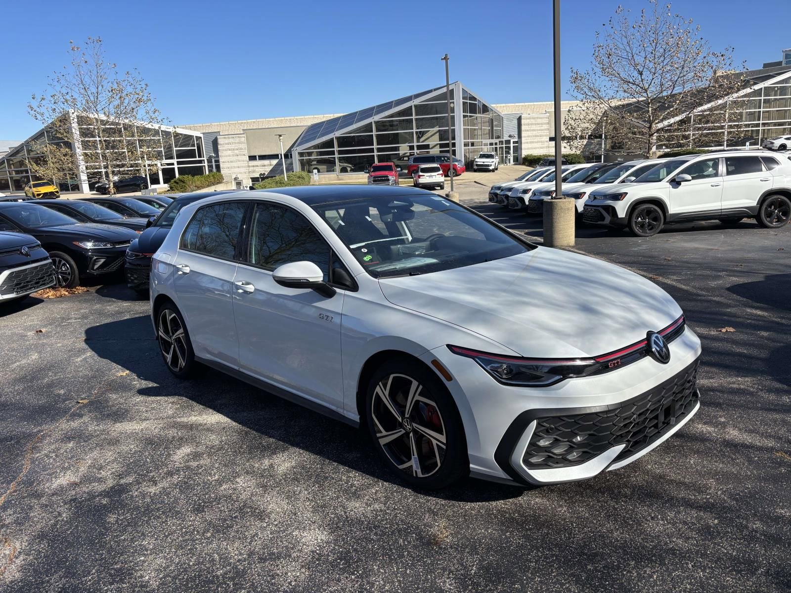 New 2026 Volkswagen GTI SE image 1