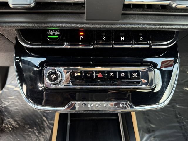 Used 2023 Lincoln Corsair Reserve w/ Jet Appearance Package image 23