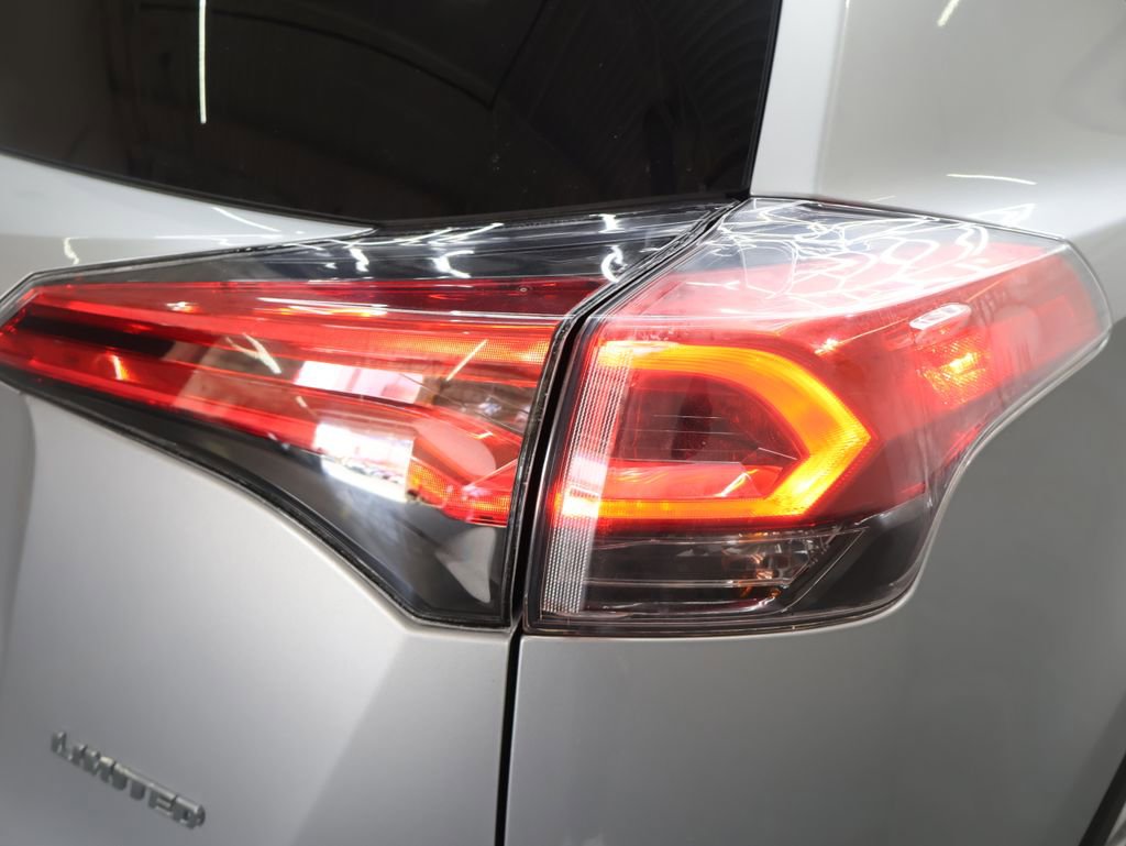 Used 2017 Toyota RAV4 Limited FWD image 29