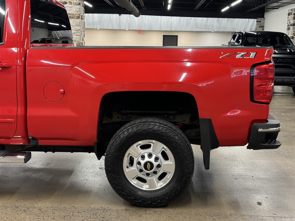 Used 2018 Chevrolet Silverado 2500 LT w/ LT Convenience Package AWD/4WD image 8