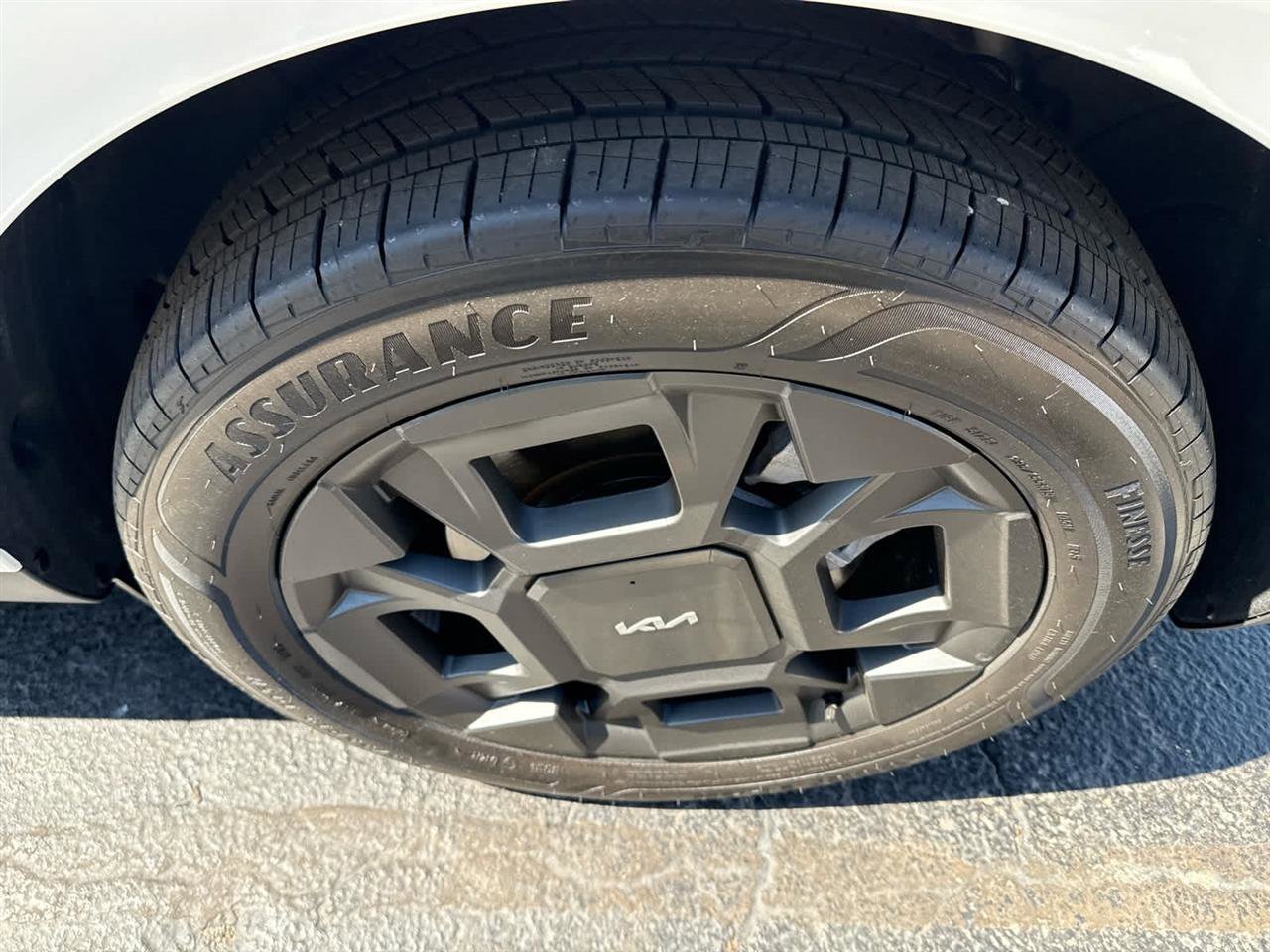 Used 2026 Kia Carnival SX image 12