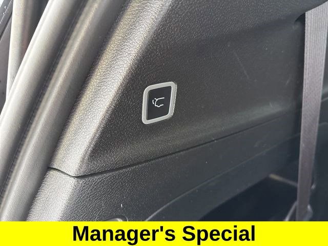 Used 2024 Chrysler Pacifica Touring image 35