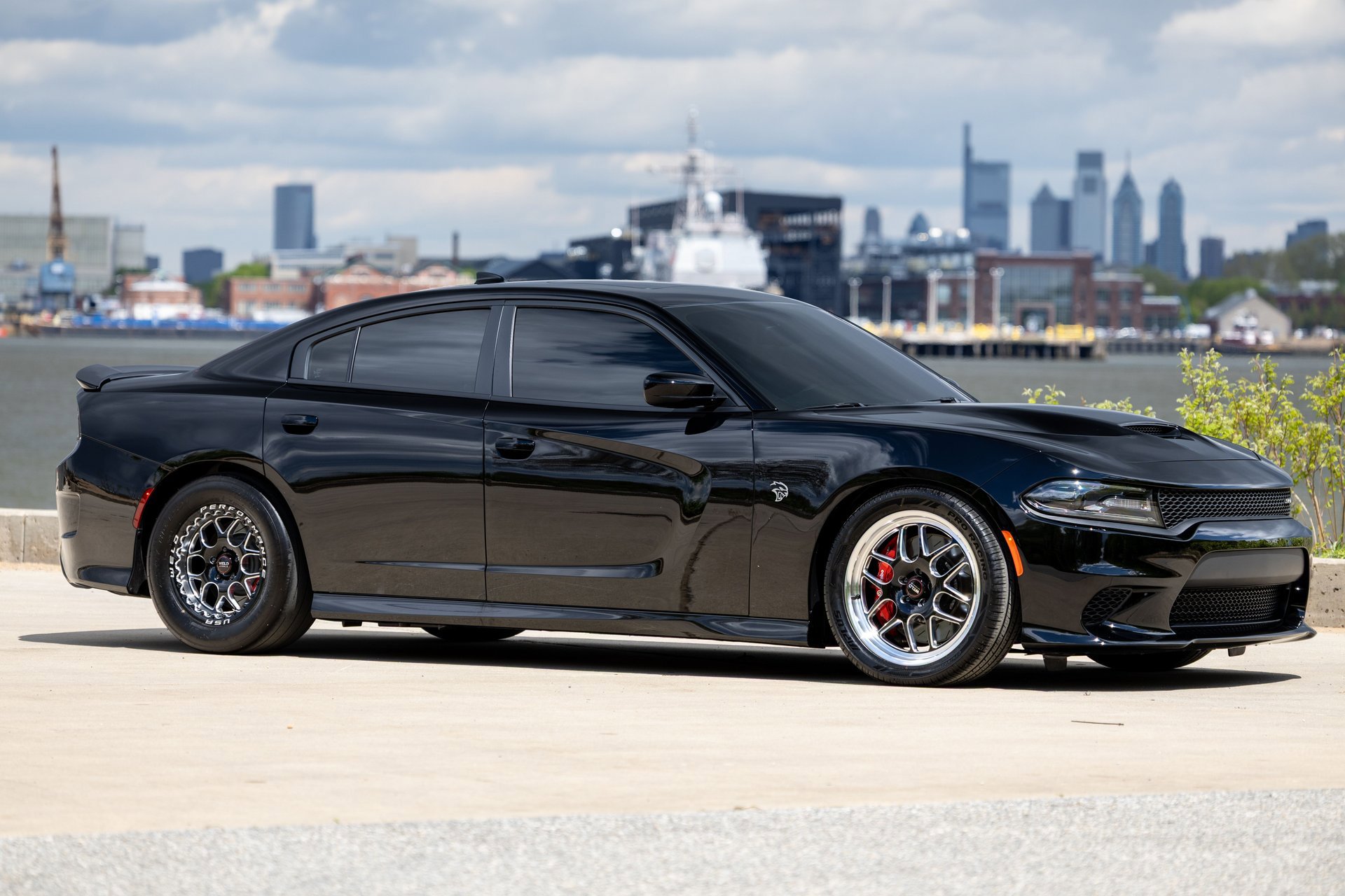 Used 2016 Dodge Charger SRT Hellcat w/ Harman/Kardon Audio Group RWD image 5