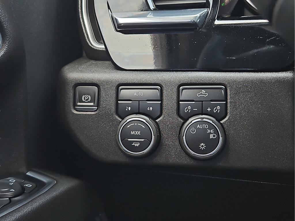 Used 2024 Chevrolet Silverado 1500 LT w/ Leather Package image 15