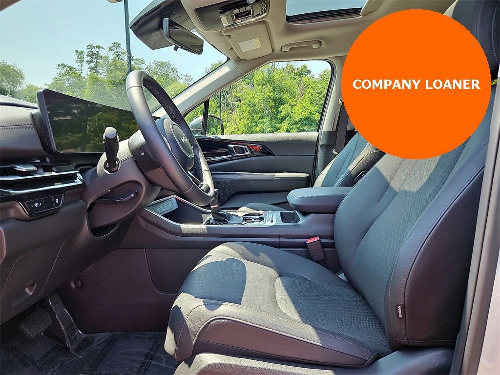 Used 2025 Kia Carnival SX Prestige image 13