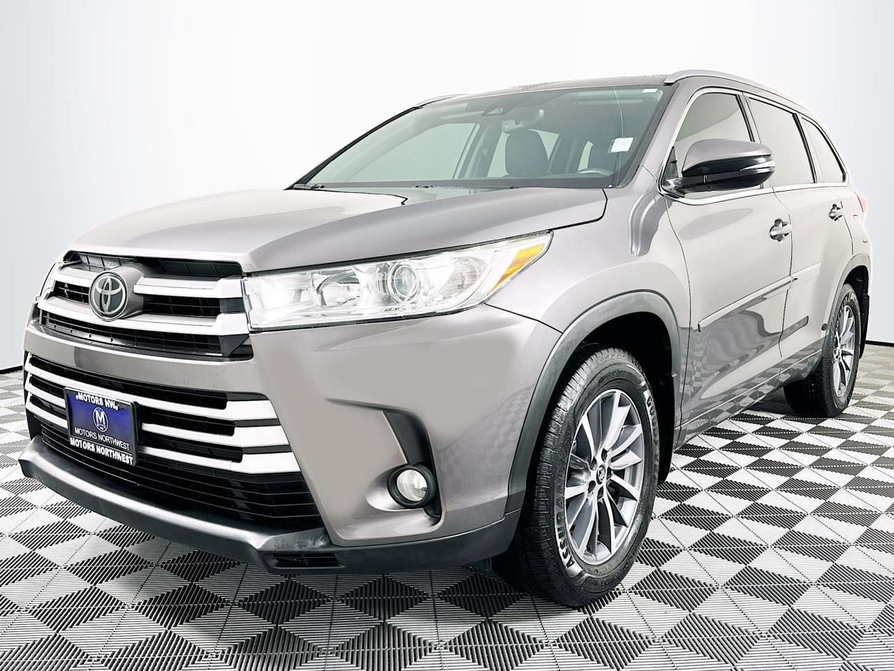 Used 2018 Toyota Highlander XLE image 5