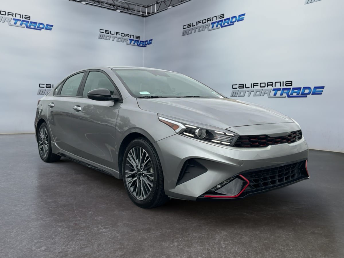 Used 2023 Kia Forte GT-Line FWD image 3