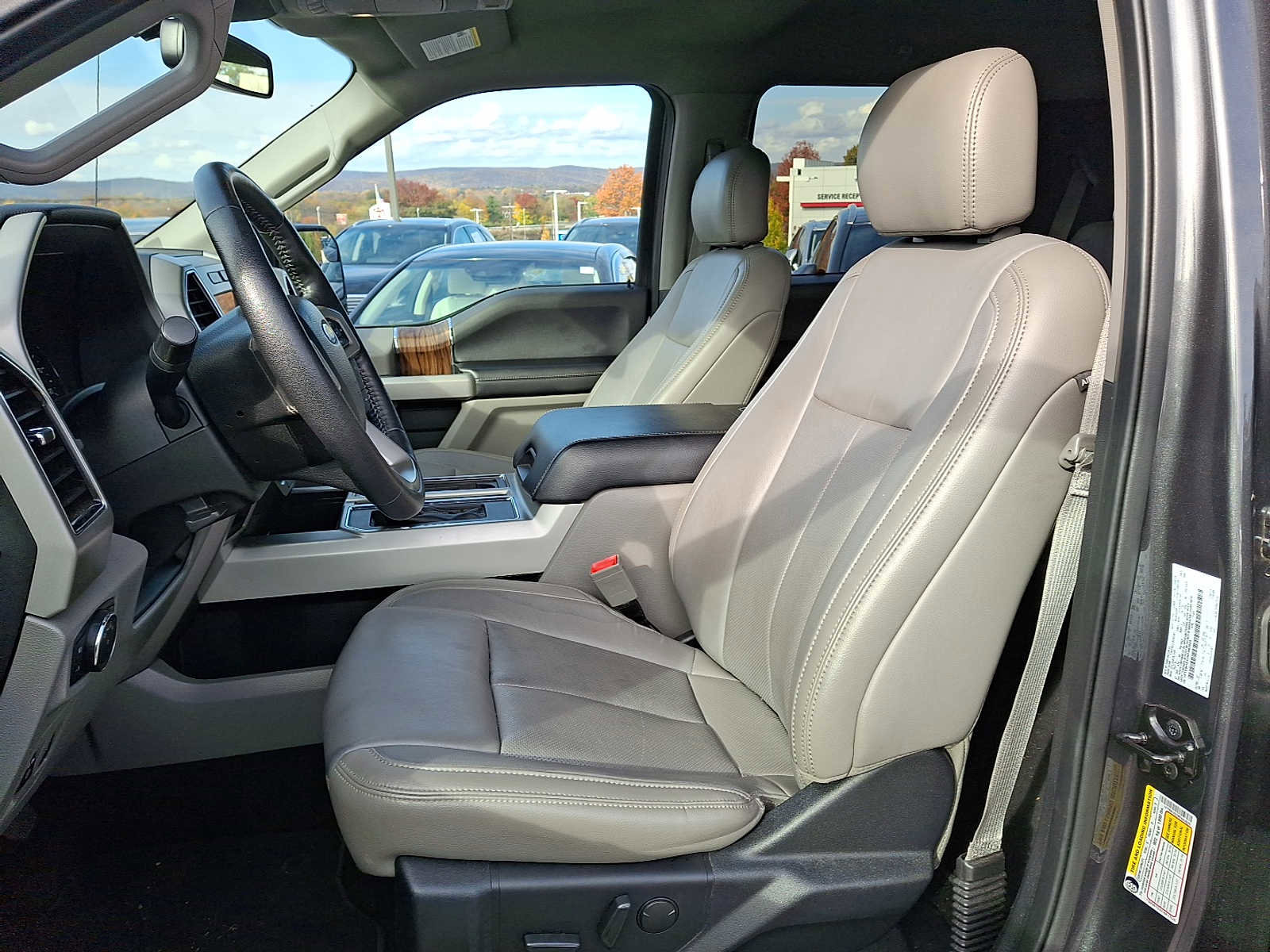 Used 2019 Ford F150 Lariat image 9