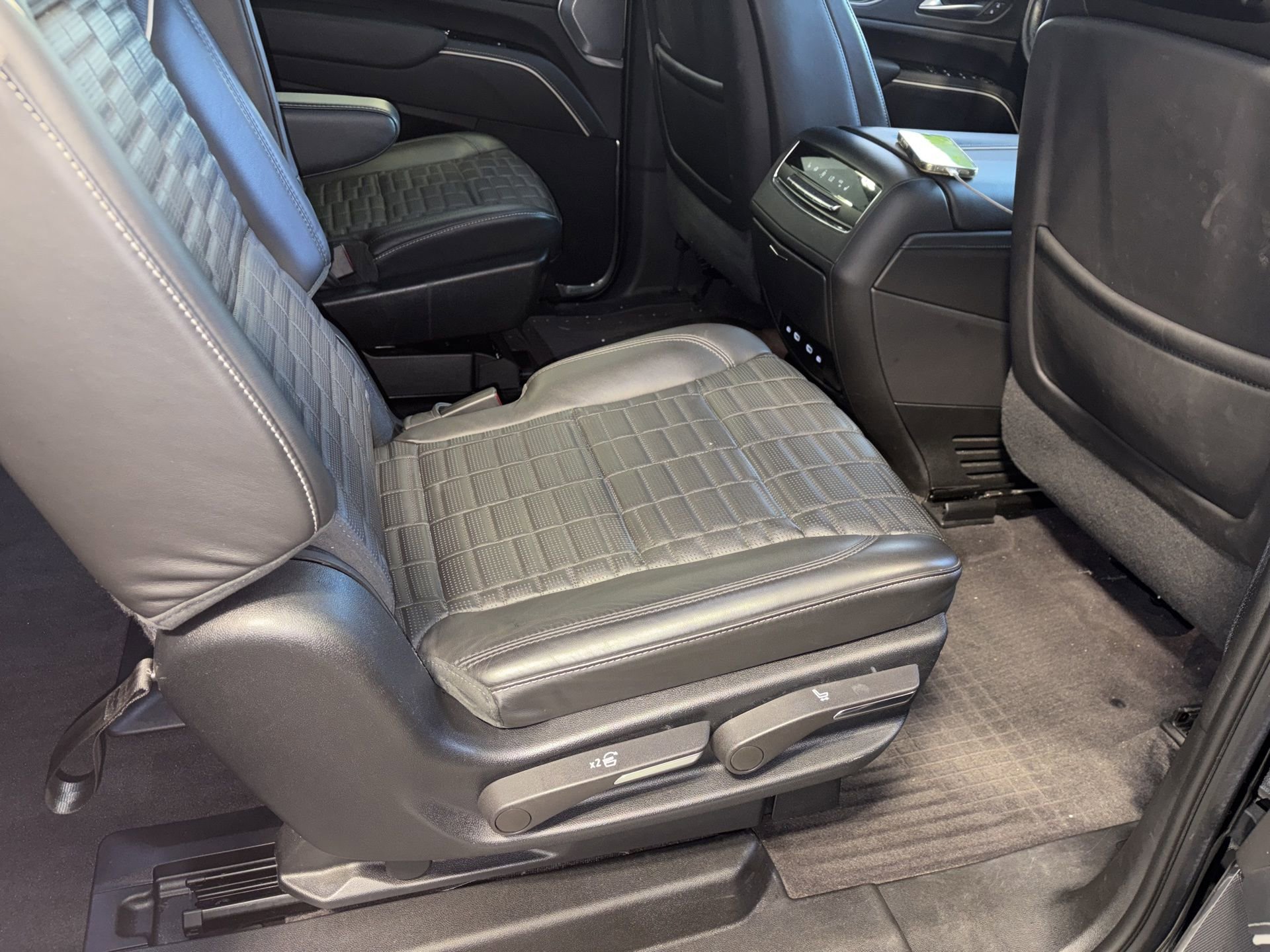 Certified 2023 Cadillac Escalade ESV Sport Platinum w/ LPO, ONYX Package image 14