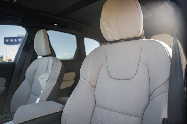 New 2027 Volvo XC60 B5 Plus AWD/4WD image 38