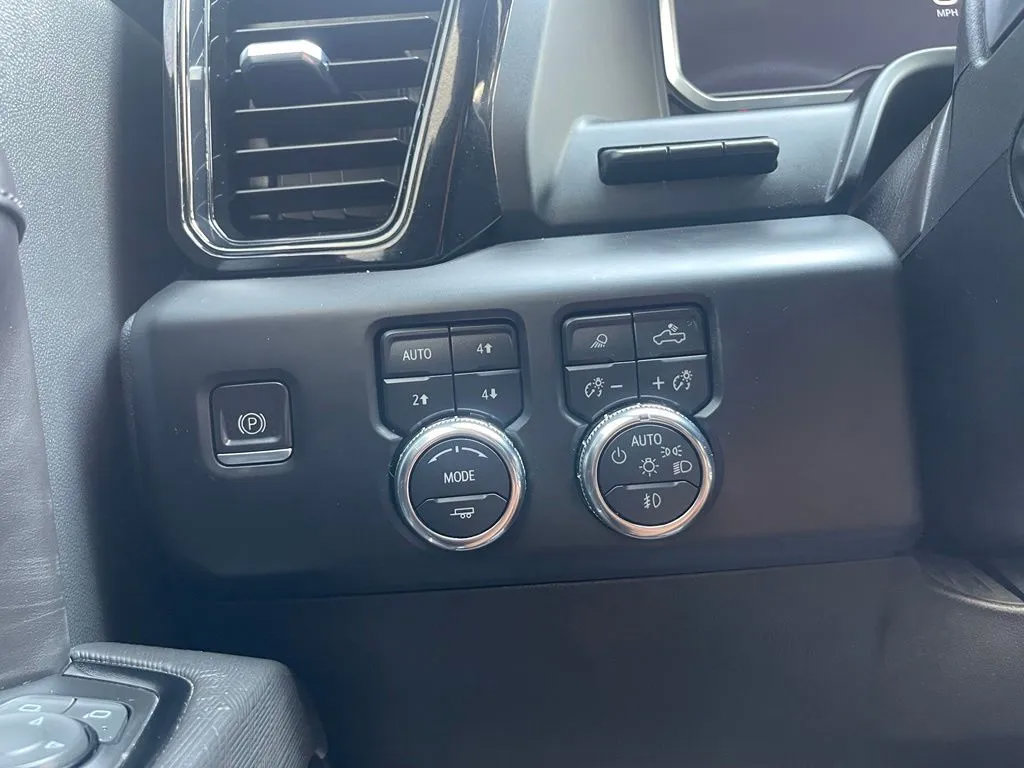 Used 2023 GMC Sierra 1500 AT4X AWD/4WD image 33