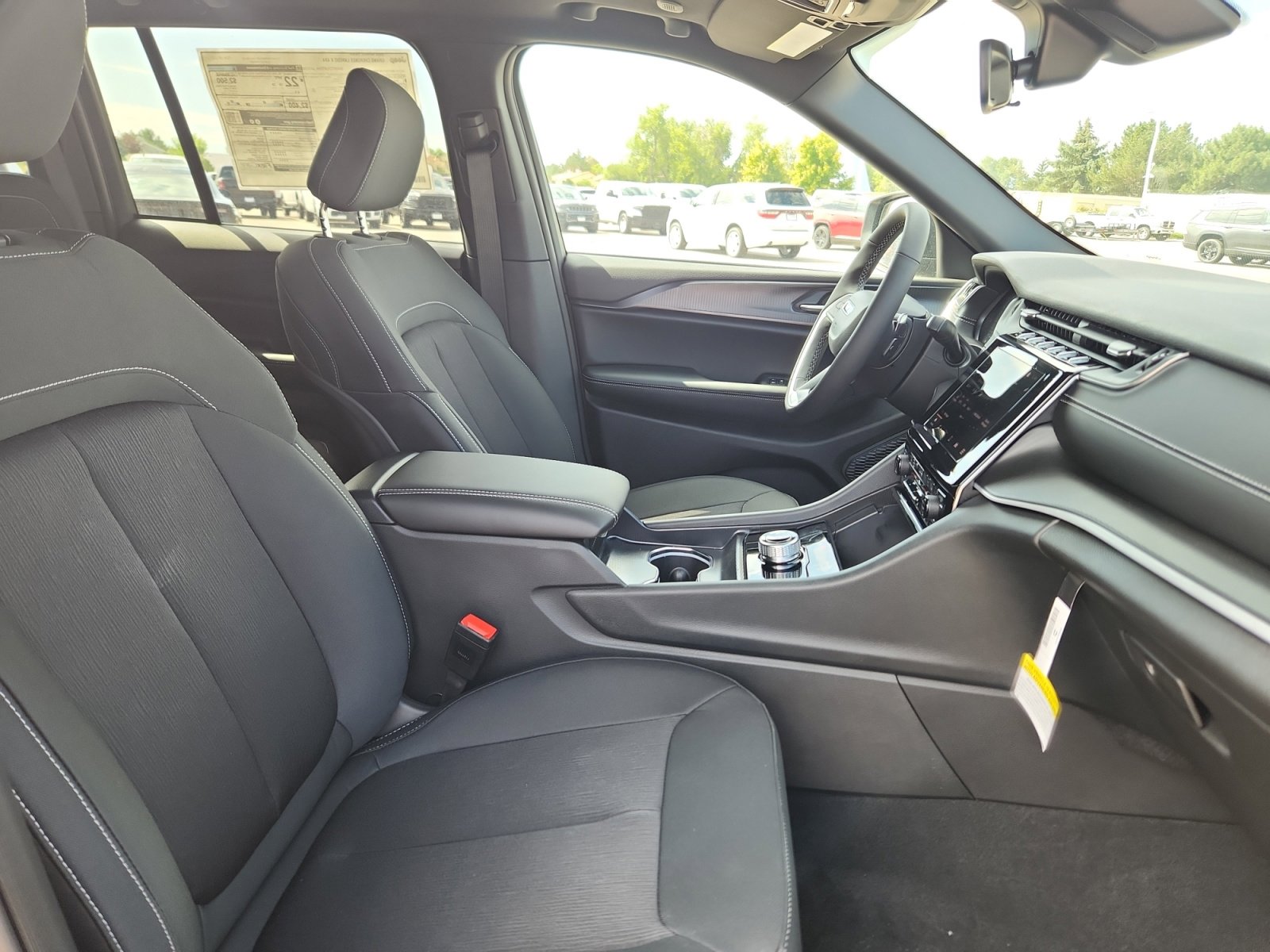 New 2025 Jeep Grand Cherokee Laredo X w/ Luxury Tech Group I AWD/4WD image 20
