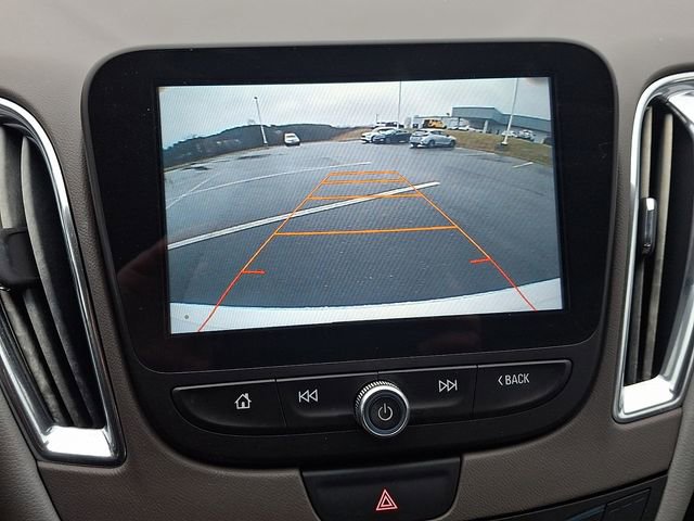 Used 2017 Chevrolet Malibu Premier w/ Driver Confidence Package image 18